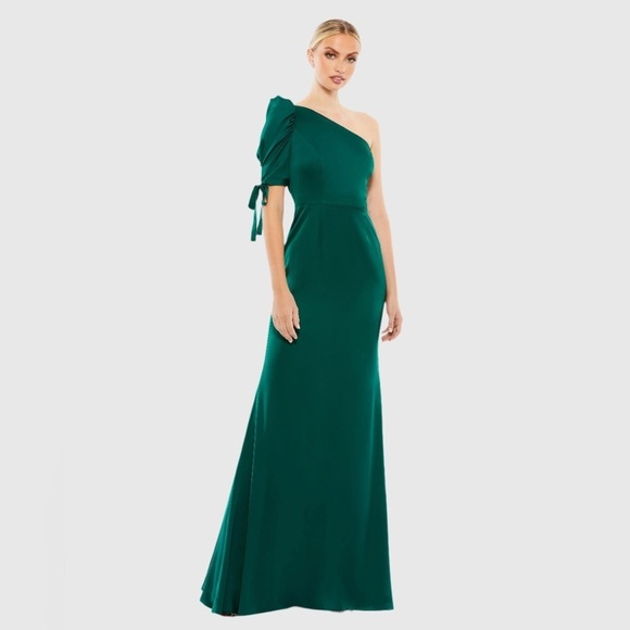 IEENA FOR MAC DUGGAL 55632 NWT 
Satin One Shoulder Puff Sleeve Trumpet Gown - Picture 1 of 7